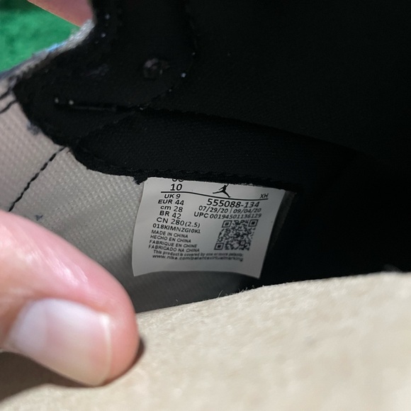 Air Jordan 1 high in university blue colorway - Picture 9 of 10